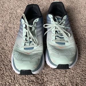 Hoka One One Clifton -women’s